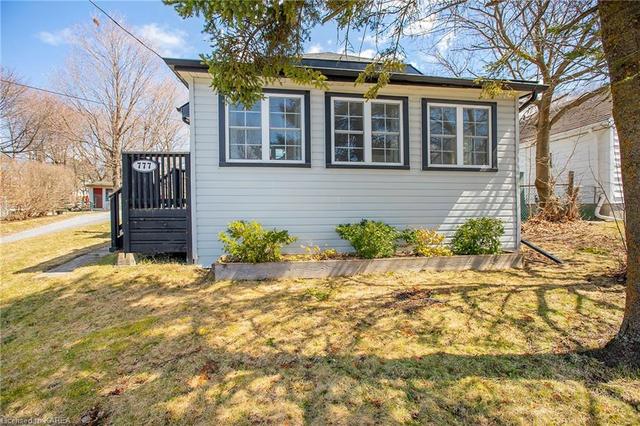 777 Portsmouth Avenue, House detached with 2 bedrooms, 1 bathrooms and null parking in Kingston ON | Image 1