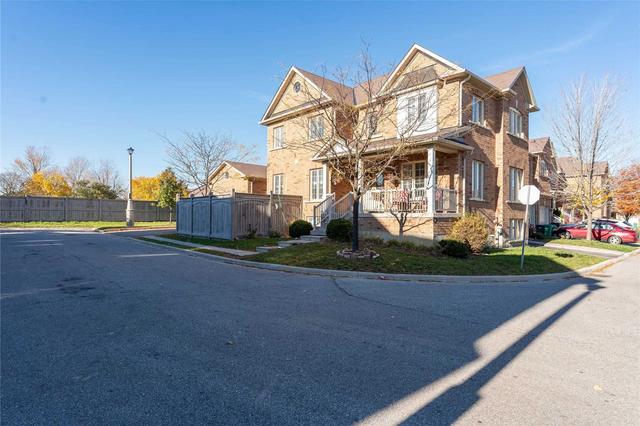 14 Peach Dr, House attached with 4 bedrooms, 4 bathrooms and 4 parking in Brampton ON | Image 12