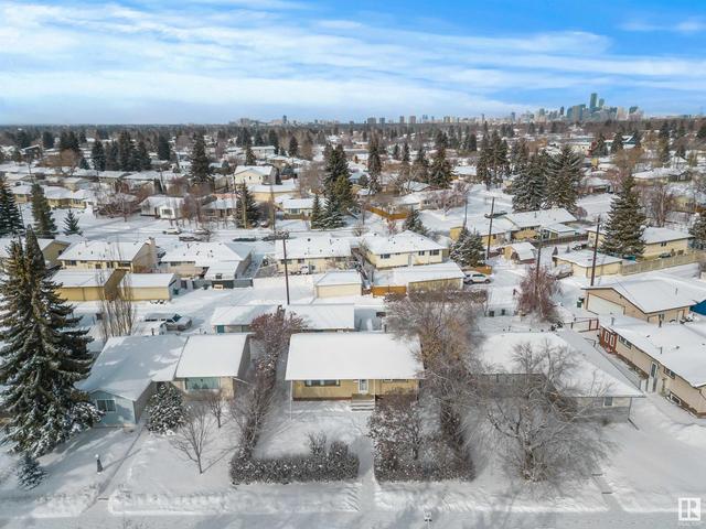 7108 75 St Nw, House detached with 4 bedrooms, 2 bathrooms and null parking in Edmonton AB | Image 5