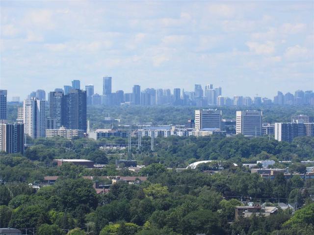ph19 - 5 Massey Sq, Condo with 2 bedrooms, 1 bathrooms and 1 parking in Toronto ON | Image 2