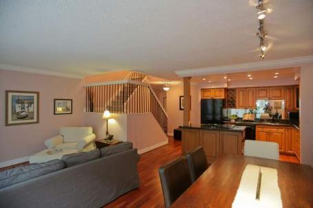 114 - 100 Quebec Ave, Condo with 2 bedrooms, 1 bathrooms and 2 parking in Toronto ON | Image 4