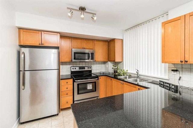 214 - 1369 Bloor St W, Condo with 2 bedrooms, 2 bathrooms and 1 parking in Toronto ON | Image 4