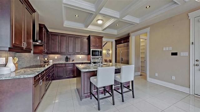 176 Orleans Circ, House detached with 5 bedrooms, 6 bathrooms and 7 parking in Vaughan ON | Image 3