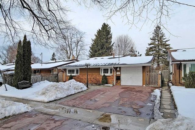 30 Highbrook Dr, House detached with 3 bedrooms, 2 bathrooms and 3 parking in Toronto ON | Image 12