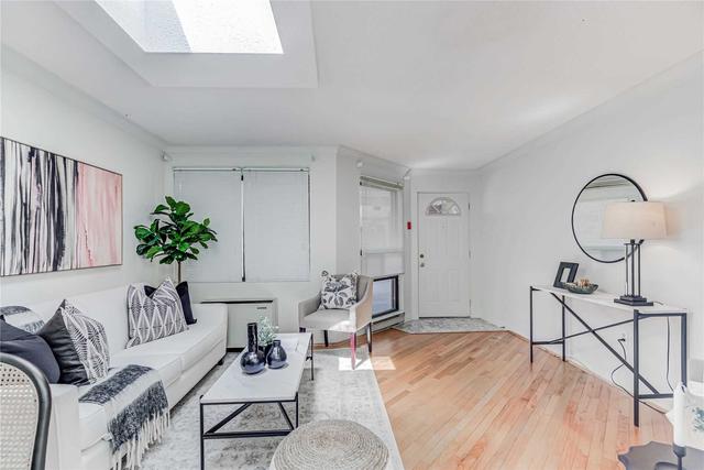 2112 Queen St E, Condo with 1 bedrooms, 1 bathrooms and 2 parking in Toronto ON | Image 11