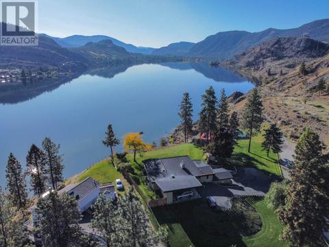 529 Oak Avenue, House detached with 4 bedrooms, 3 bathrooms and 4 parking in Okanagan Similkameen I BC | Card Image