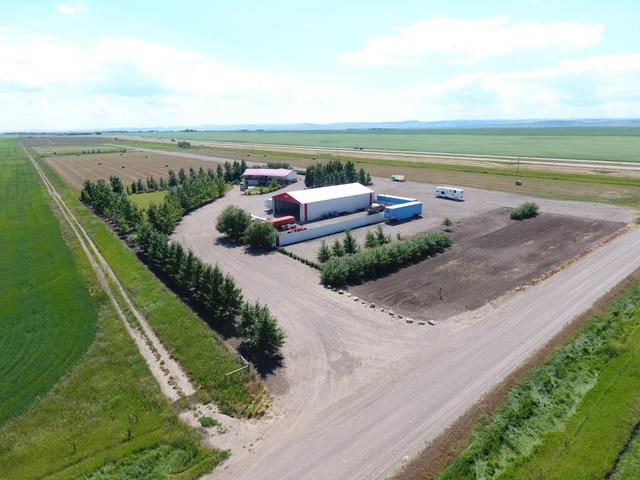 274047 Twp Rd 144   N. Of Stavely, House detached with 4 bedrooms, 3 bathrooms and 6 parking in Willow Creek No. 26 AB | Image 4