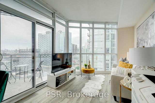 3302 - 21 Iceboat Terr, Condo with 1 bedrooms, 1 bathrooms and 1 parking in Toronto ON | Image 1