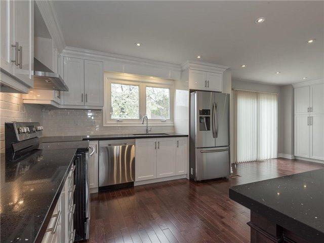 1626 Maple Ridge Dr, House detached with 4 bedrooms, 4 bathrooms and 2 parking in Mississauga ON | Image 6