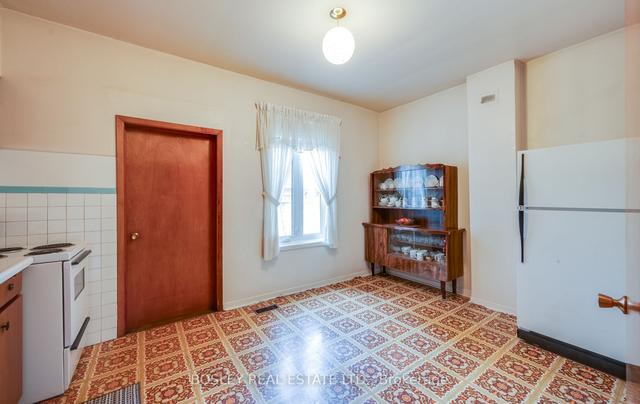 632 St Clarens Ave, House semidetached with 3 bedrooms, 2 bathrooms and 2 parking in Toronto ON | Image 5