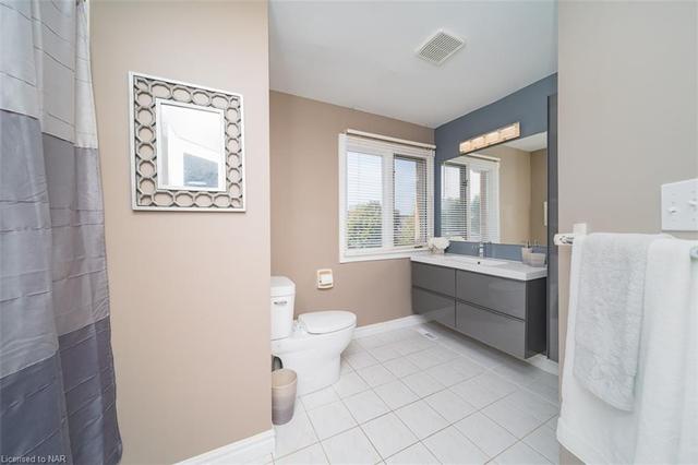 20 Consiglia Dr, House detached with 4 bedrooms, 4 bathrooms and 6 parking in St. Catharines ON | Image 17