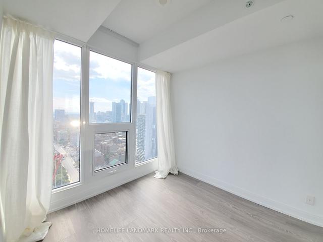 3505 - 181 Dundas St E, Condo with 2 bedrooms, 1 bathrooms and 0 parking in Toronto ON | Image 3