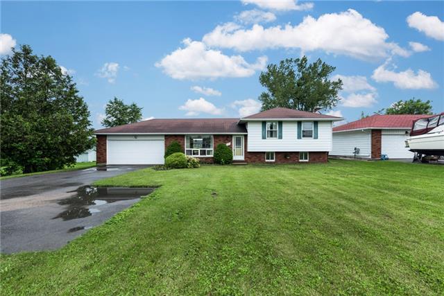 2164 Innisfil Beach Rd, House detached with 3 bedrooms, 2 bathrooms and 8 parking in Innisfil ON | Image 1