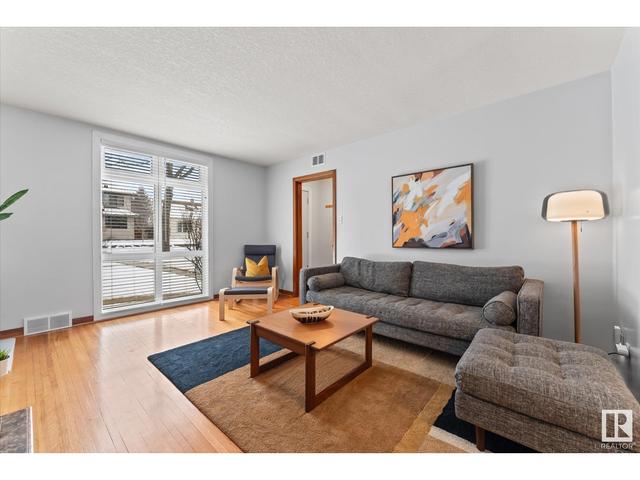 11618 77 Av Nw, House detached with 4 bedrooms, 1 bathrooms and null parking in Edmonton AB | Image 11