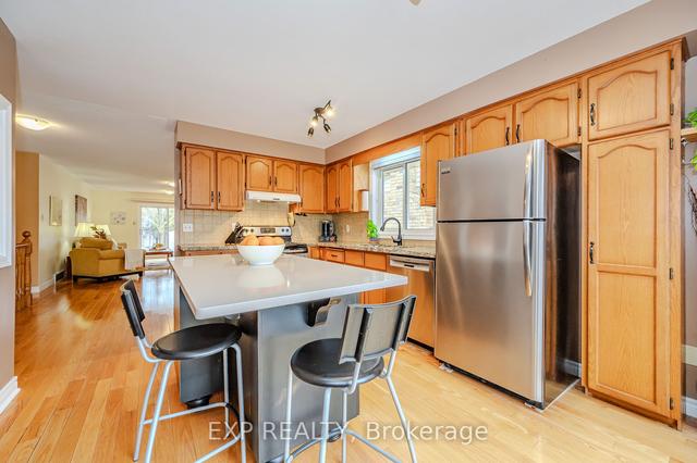 44 Celia Cres, House detached with 2 bedrooms, 2 bathrooms and 4 parking in Guelph ON | Image 4