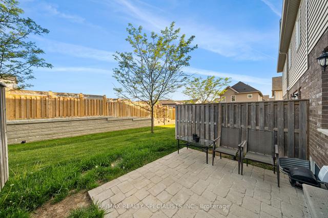 19 Kingsbury Sq, Townhouse with 3 bedrooms, 3 bathrooms and 2 parking in Guelph ON | Image 24