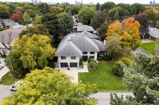 21 Thornbury Cres, House detached with 4 bedrooms, 4 bathrooms and 6 parking in Toronto ON | Image 34