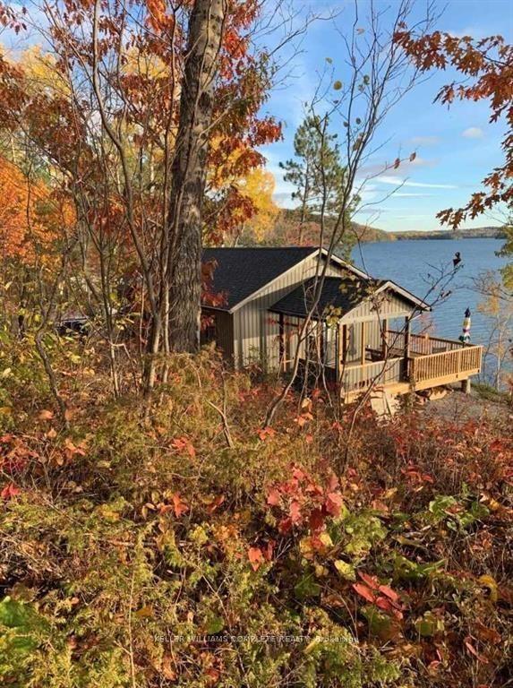 2830 Papineau Lake Rd, House detached with 3 bedrooms, 2 bathrooms and 6 parking in Hastings Highlands ON | Image 1