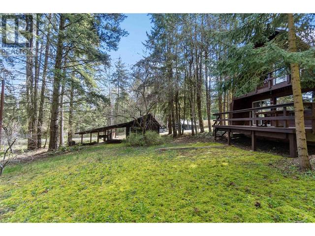 1398 Gillespie Road, House detached with 3 bedrooms, 2 bathrooms and 3 parking in Columbia Shuswap C BC | Image 9