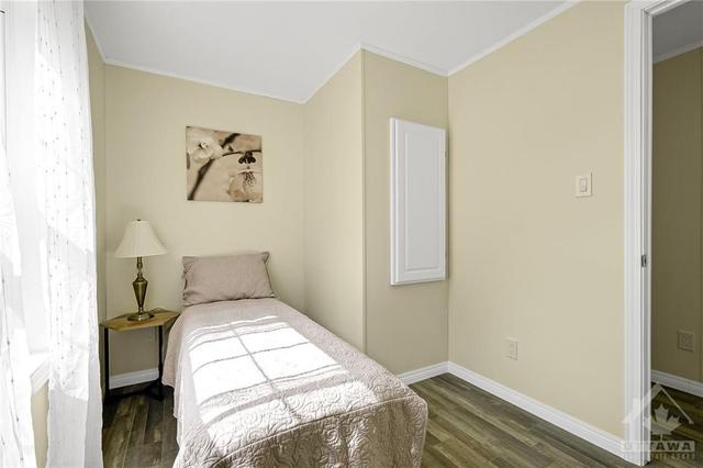 11 Bonner Street, House detached with 2 bedrooms, 1 bathrooms and 1 parking in Ottawa ON | Image 24