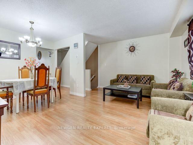107 - 107 Enderby Cres, Condo with 3 bedrooms, 2 bathrooms and 2 parking in Brampton ON | Image 8