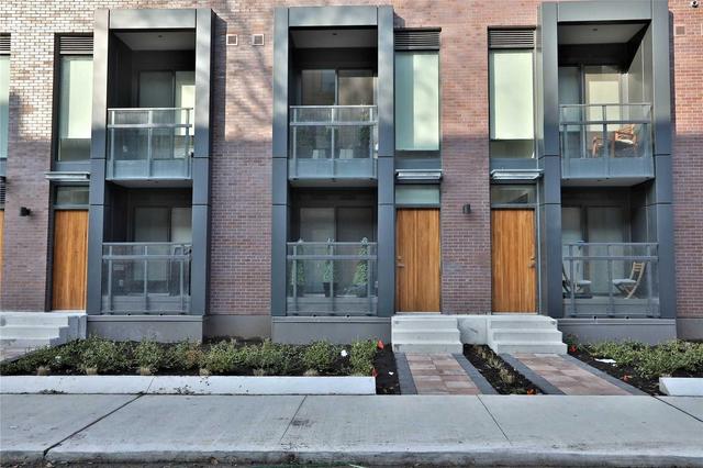 106 - 90 Niagara St, Townhouse with 2 bedrooms, 2 bathrooms and null parking in Toronto ON | Image 2