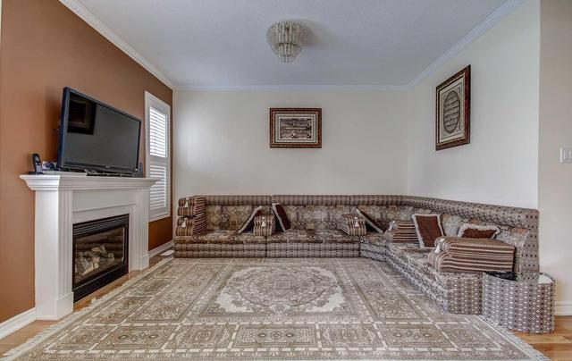 40 Amaryllis Dr, House semidetached with 3 bedrooms, 3 bathrooms and 2 parking in Brampton ON | Image 7