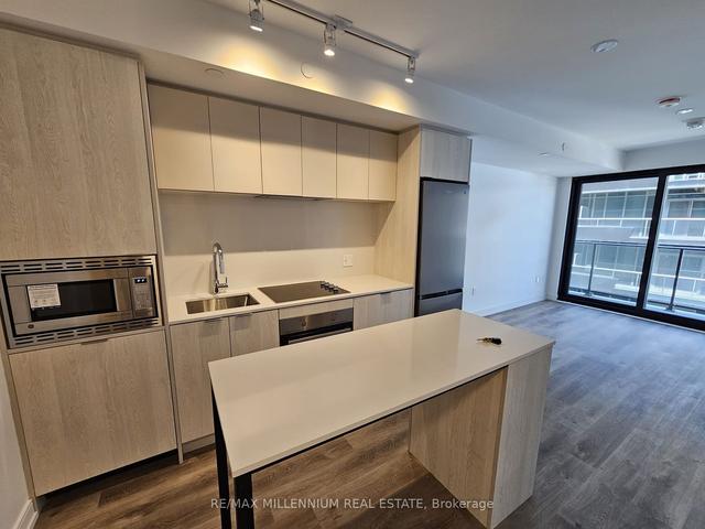 1317 - 1 Jarvis St, Condo with 1 bedrooms, 2 bathrooms and 0 parking in Hamilton ON | Image 2
