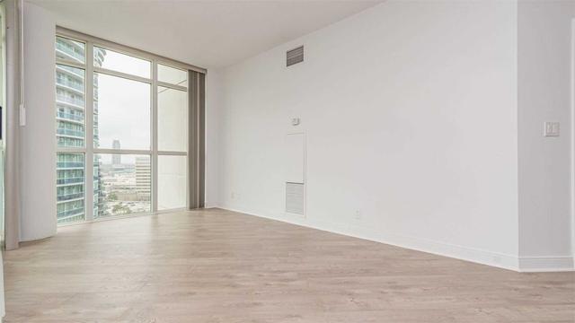 1806 - 90 Absolute Ave, Condo with 2 bedrooms, 2 bathrooms and 1 parking in Mississauga ON | Image 15