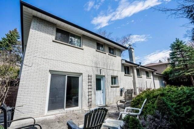 22 St Andres Crt, House detached with 4 bedrooms, 3 bathrooms and 6 parking in Markham ON | Image 16