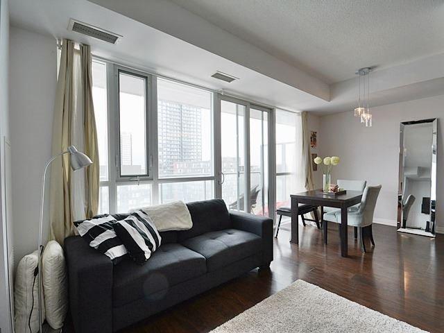 1004 - 25 Cole St, Condo with 1 bedrooms, 1 bathrooms and 1 parking in Toronto ON | Image 3