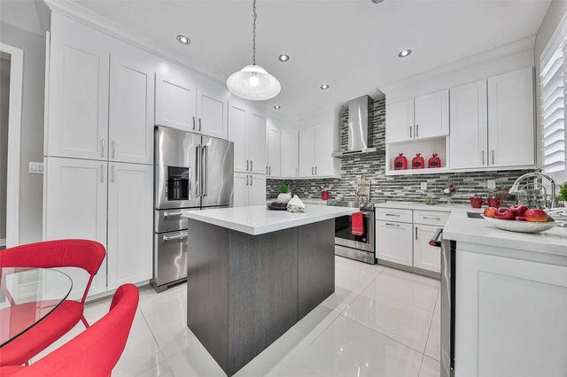 144 Algoma Dr, House detached with 4 bedrooms, 5 bathrooms and 6 parking in Vaughan ON | Image 8
