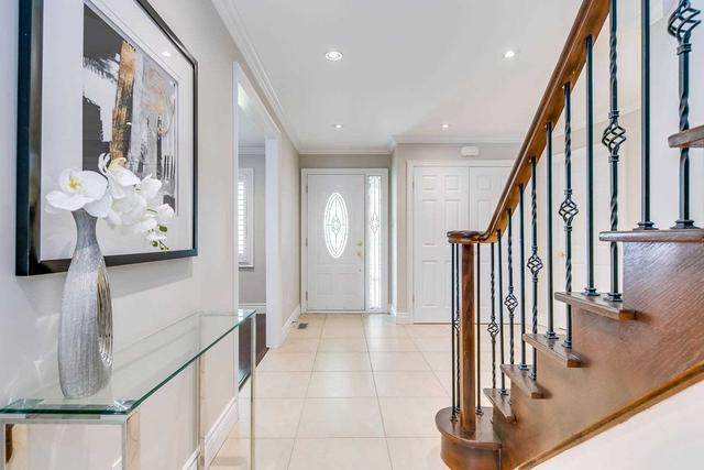 2113 Laurelwood Dr, House detached with 4 bedrooms, 4 bathrooms and 4 parking in Oakville ON | Image 12