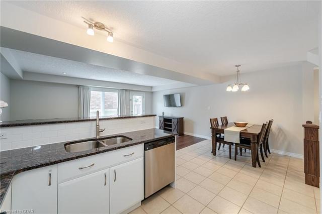 19 - 19 Summerfield Drive, House attached with 3 bedrooms, 3 bathrooms and 2 parking in Guelph ON | Image 3