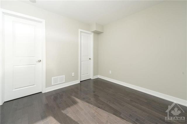705 Terravita Private, Townhouse with 4 bedrooms, 3 bathrooms and 2 parking in Ottawa ON | Image 7