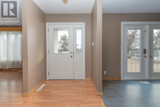 5009 52 Avenue, House detached with 3 bedrooms, 1 bathrooms and 4 parking in Athabasca AB | Image 2