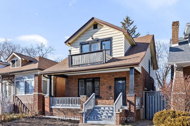 418 Wahketa St, House detached with 5 bedrooms, 3 bathrooms and 0 parking in Windsor ON | Image 1