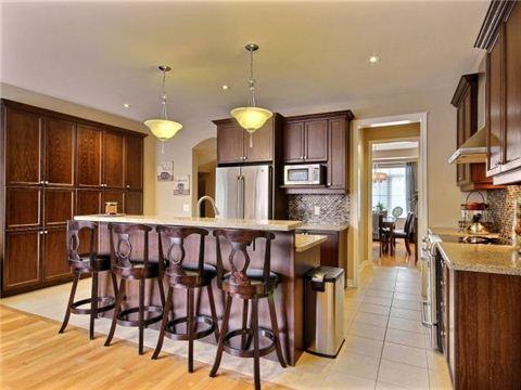 569 Sixteen Mile Dr, House attached with 3 bedrooms, 4 bathrooms and null parking in Oakville ON | Image 9