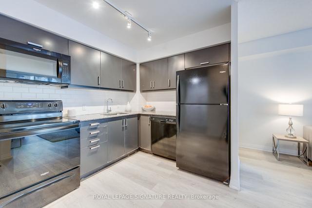 2401 - 30 Meadowglen Pl, Condo with 1 bedrooms, 2 bathrooms and 1 parking in Toronto ON | Image 3