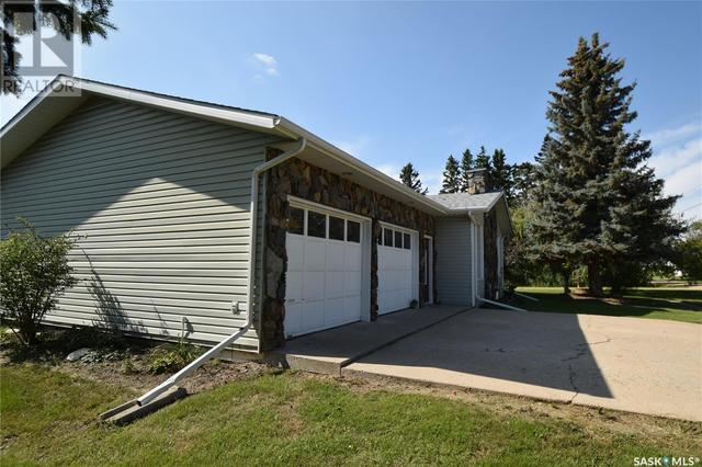 329 1st Avenue, House detached with 3 bedrooms, 3 bathrooms and null parking in St. Benedict SK | Image 9