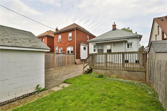 18 Tuxedo Avenue N, House detached with 3 bedrooms, 1 bathrooms and 2 parking in Hamilton ON | Image 23