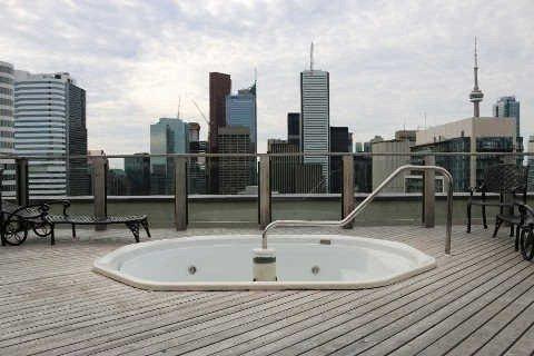 1907 - 633 Bay St, Condo with 2 bedrooms, 2 bathrooms and null parking in Toronto ON | Image 7