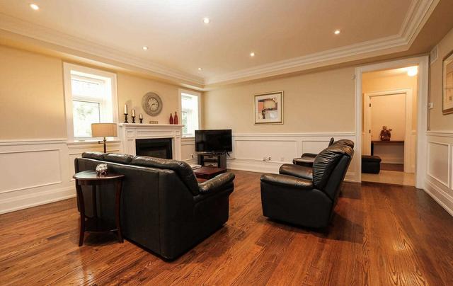 23 Galsworthy Dr, House detached with 5 bedrooms, 6 bathrooms and 6 parking in Markham ON | Image 4