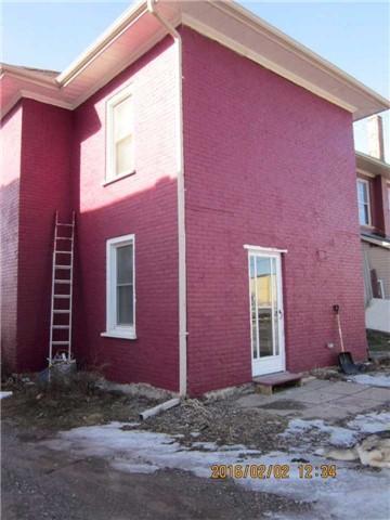112 Aylmer St N, Condo with 4 bedrooms, 2 bathrooms and 5 parking in Peterborough ON | Image 2