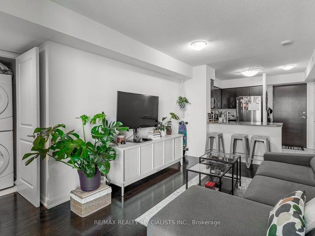 215 Sherway Garden Rd, Condo with 1 bedrooms, 6 bathrooms and 1 parking in Toronto ON | Image 11