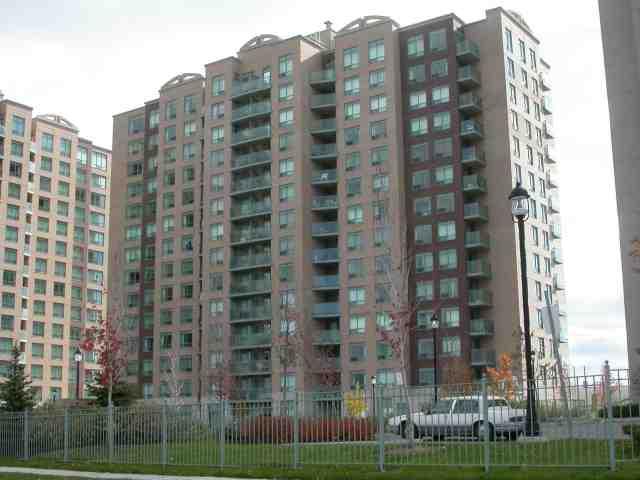 lph06 - 23 Oneida Cres, Condo with 1 bedrooms, 1 bathrooms and 1 parking in Richmond Hill ON | Image 1