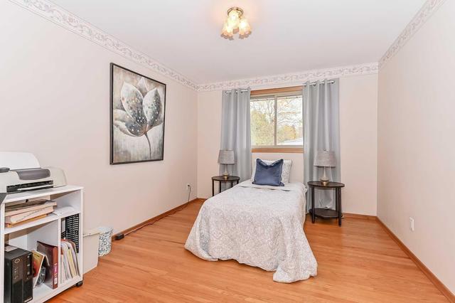 676 College Ave W, House detached with 3 bedrooms, 2 bathrooms and 4 parking in Guelph ON | Image 10