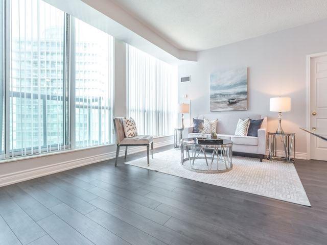 Lph17 - 23 Lorraine Dr, Condo with 2 bedrooms, 3 bathrooms and 1 parking in Toronto ON | Image 9