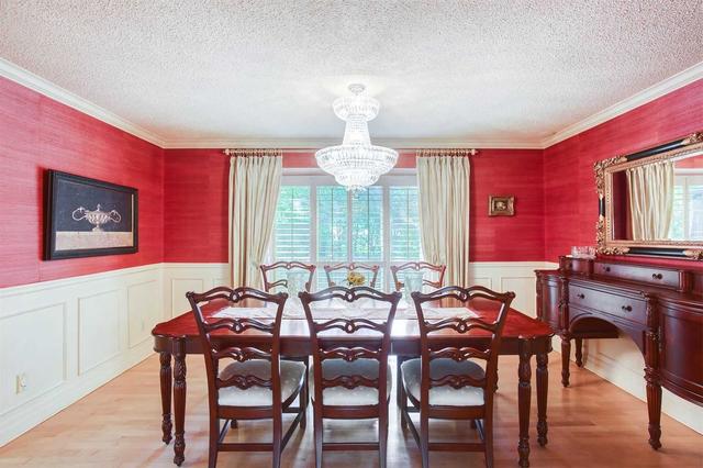 13 Fernside Crt N, House detached with 4 bedrooms, 4 bathrooms and 4 parking in Toronto ON | Image 2