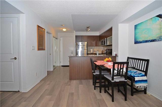 213 - 275 Yorkland Rd, Condo with 1 bedrooms, 1 bathrooms and 1 parking in Toronto ON | Image 3